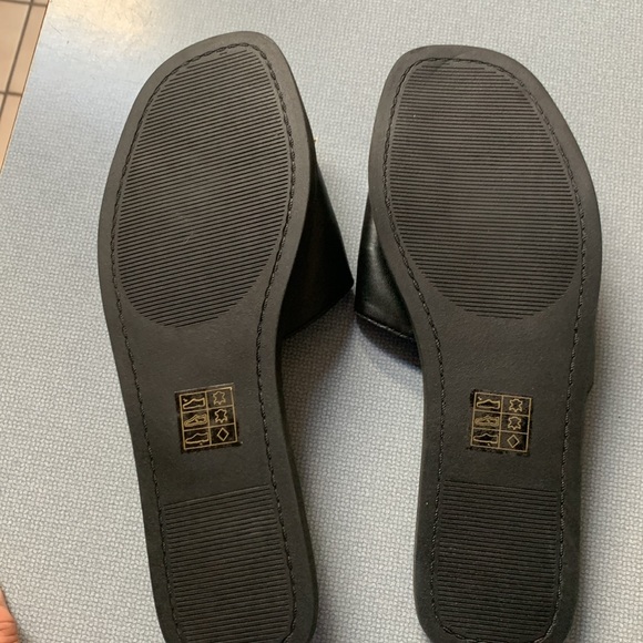 New black leather upper slides by Chinese Laundry, size 8 - Picture 2 of 5